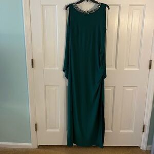 NWOT SCARLETT LONG FORMAL GREEN DRESS With Diamond & Iridescent Beading. SZ: 16